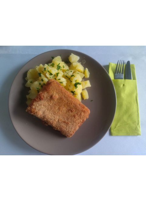 Vyprážané rybie filé 120g, mastené zemiaky