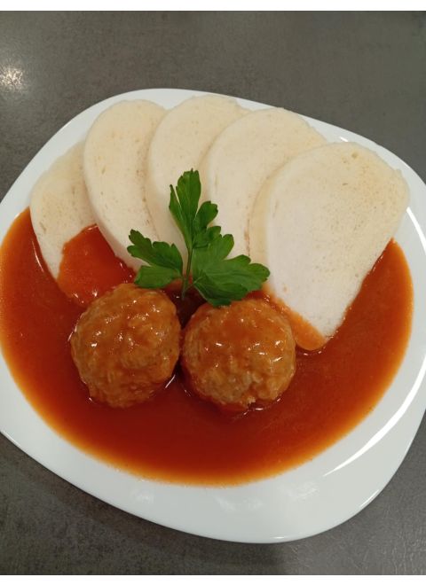 Mäsové guľky v paradajkovej omáčke 120g, domáca parená knedľa