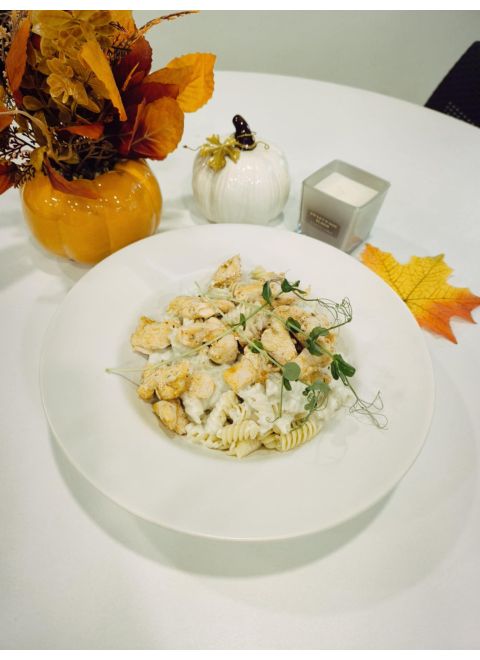 Cestoviny s kuracím mäsom a nivou