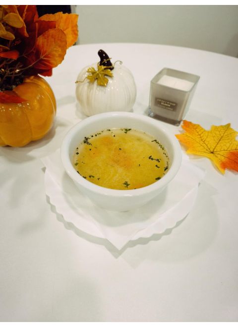 Slepačí vývar s rezancami a zeleninou