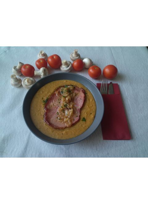 Hrachová kaša, údená krkovička, chlieb