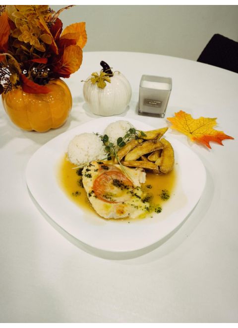 Kurací steak Caprese 150g, ryža, americké zemiaky