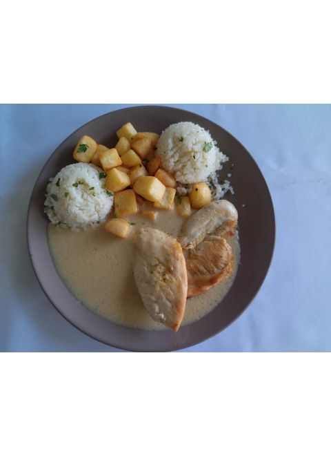 Kuracie medailonky na horčicovo - smotanovej omáčke 150g, ryža, opekané zemiaky