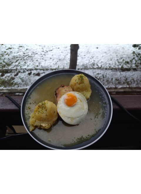 Br. steak s volským okom 150g, varené zemiaky
