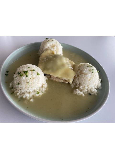 Kurací plátok zapekaný so šunkou a syrom 150g, ryža, hranolky
