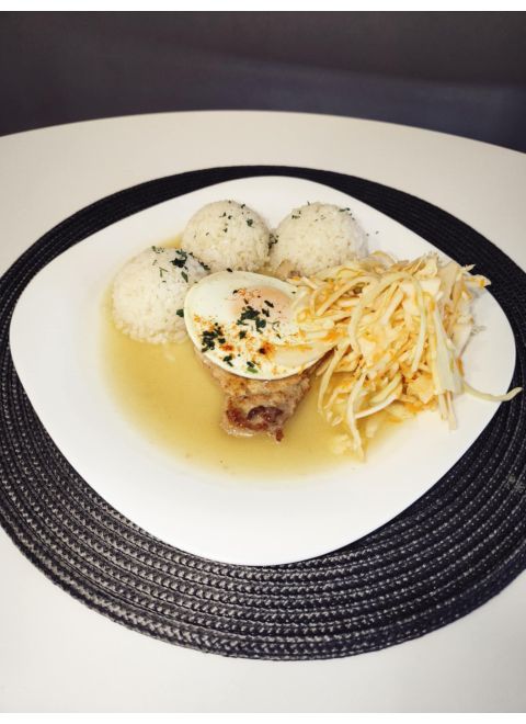 Bravčový steak s volským okom 120g, ryža, šalát