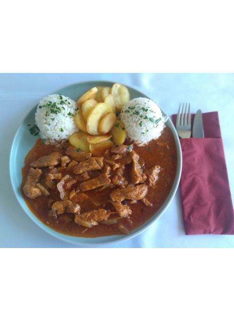 Pikantné bravčové soté 150g, zemiakové dukátiky, ryža