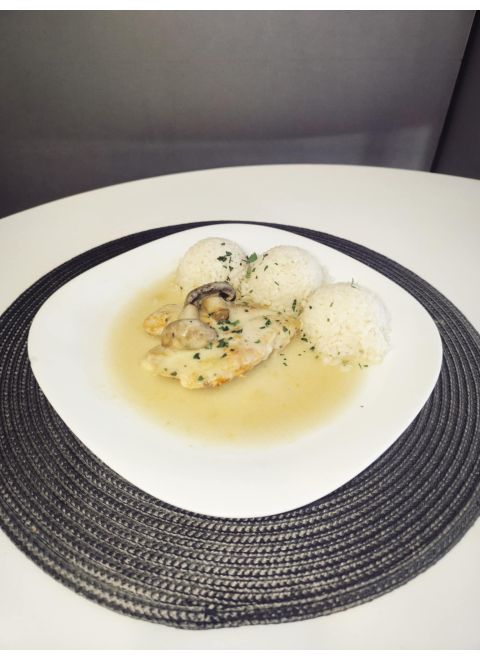 Zapekaný kurací plátok so šampiňónmi a syrom 150g, ryža