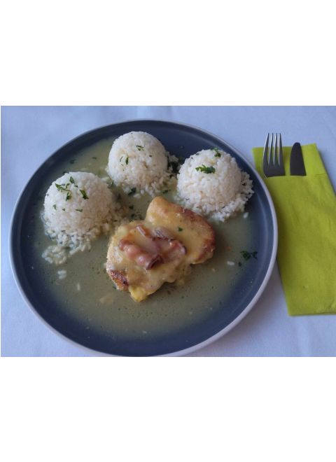 Zapekané bravčové kare s mozzarellou a slaninou 150g, ryža