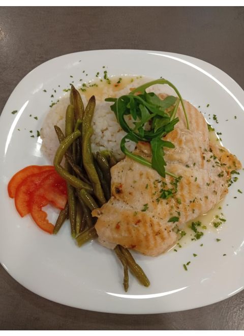 Kurací plátok na zelenej fazuľke 150g, ryža