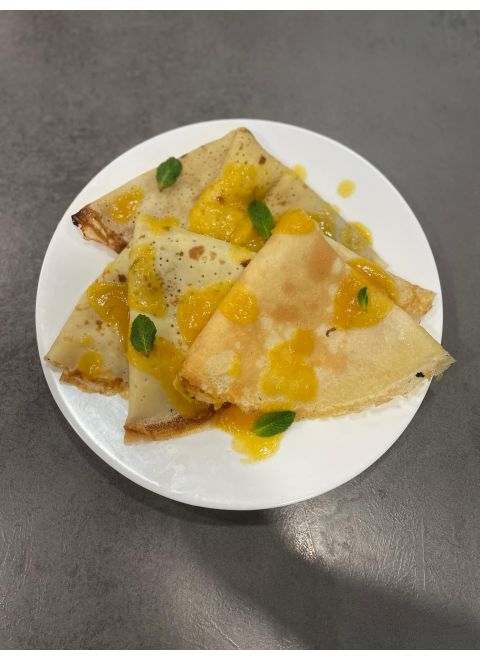 Palacinky s džemom a dipom