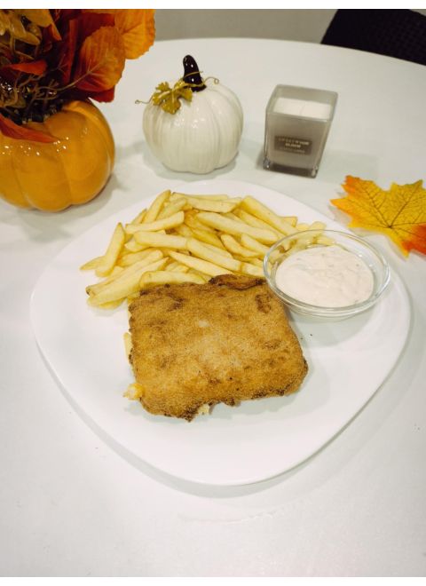 Vyprážaný syr 120g, hranolky, tatárska omáčka