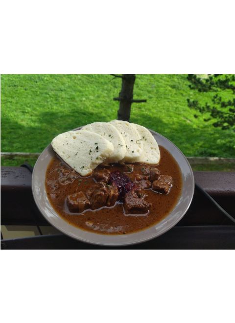 Divinový guláš 150g, domáca knedľa