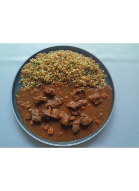 Hovädzie ragu na červenom víne 150g, tarhoňa