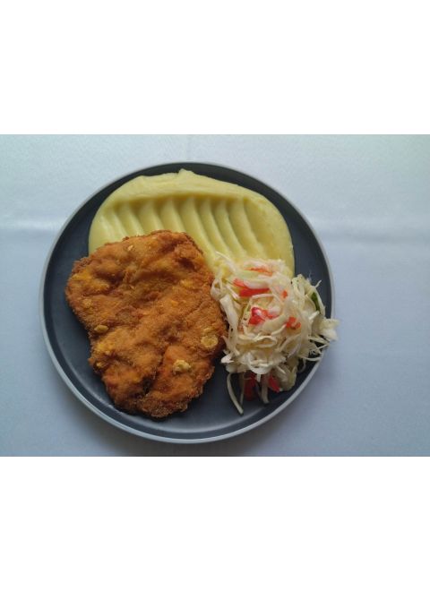 Vyp. kurací rezeň obalený v cornflakes 150g, zemiaková kaša, čalamáda