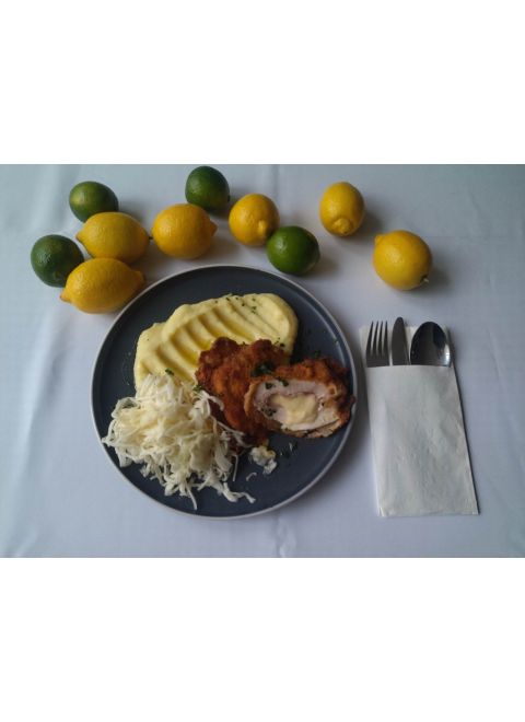 Vyprážaný kur. Gordon Bleu 150g, zemiaková kaša, kapustový šalát